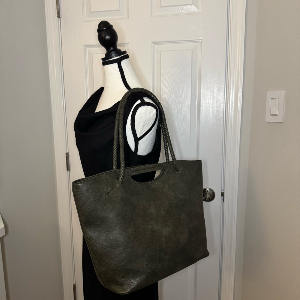 Deux Lux Green Vegan Leather Tote Bag - Picture 5 of 13